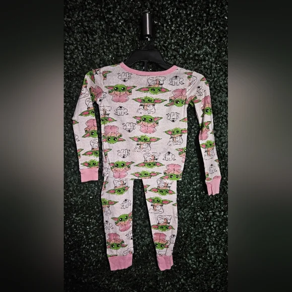 2 Matching Sets For The Price Of 1 !Pink and Green Baby Yoda Pajama Sets - Picture 4 of 6